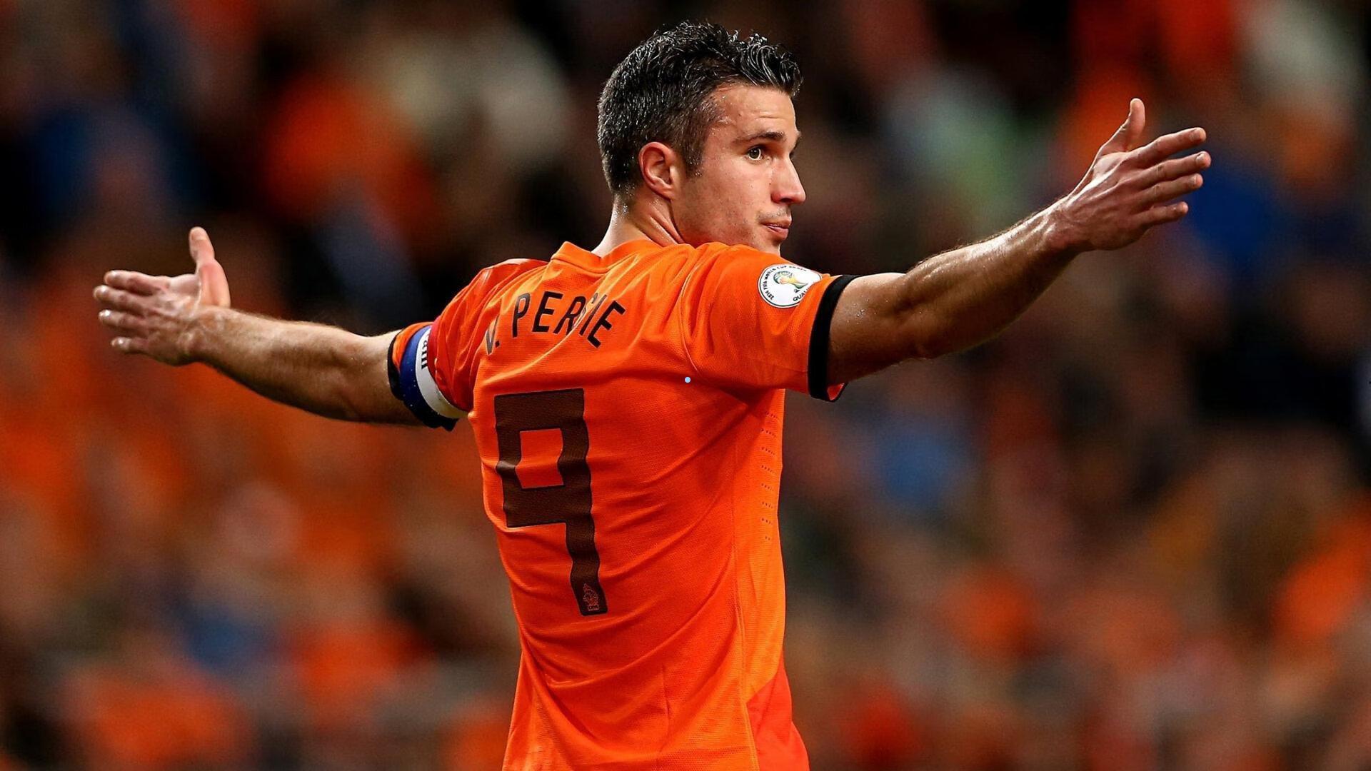 洪明甫午后返回韩国 对足球赛事分组前景持审慎态度